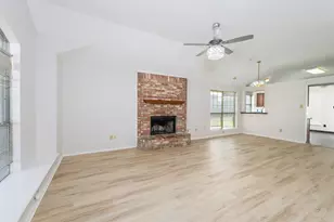 709 Raywood Dr, Grand Prairie, TX 75052 - Photo 3