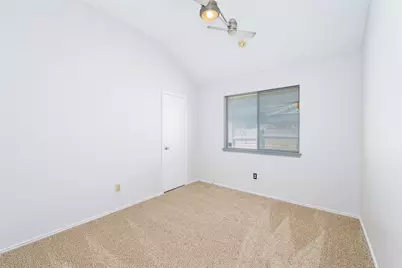 709 Raywood Drive, Grand Prairie, TX 75052 - Photo 13