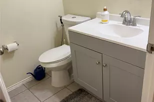 4353 Annesley Ln, Irving, TX 75062 - Photo 9