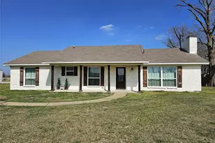 1205 W Trinity St, Groesbeck, TX 76642 - Photo 1