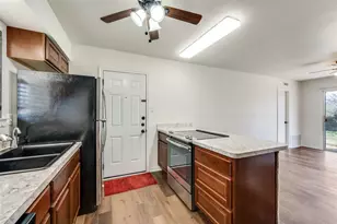 57 Coffee Tavern Rd, Bedford, TX 76022 - Photo 5