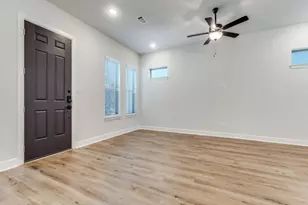 608 Aspen Valley Ln, Dallas, TX 75208 - Photo 5