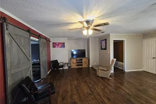 201 Robin Way St, Mount Vernon, TX 75457 - Photo 13