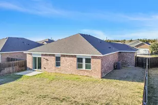 404 Stone Creek Blvd, Glenn Heights, TX 75154 - Photo 13
