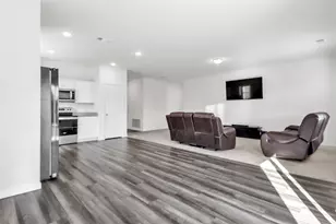 404 Stone Creek Blvd, Glenn Heights, TX 75154 - Photo 7