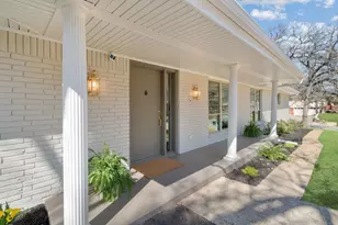 1306 Driftwood Dr, Euless, TX 76040 - Photo 3