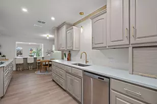 1306 Driftwood Dr, Euless, TX 76040 - Photo 15