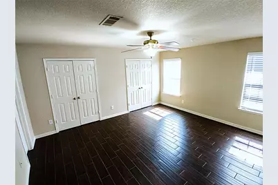 5213 Mirror Lake Drive, Haltom City, TX 76117 - Photo 7