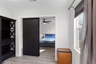 1306 E Lovers Ln, Arlington, TX 76010 - Photo 21