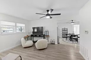 1306 E Lovers Ln, Arlington, TX 76010 - Photo 11