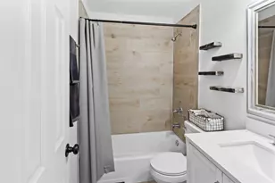 1306 E Lovers Ln, Arlington, TX 76010 - Photo 23