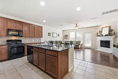 8933 Golden Sunset Trail, Fort Worth, TX 76244 - Photo 5