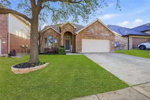 8933 Golden Sunset Trail, Fort Worth, TX 76244 - Photo 3