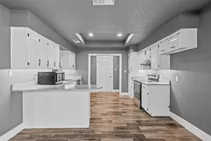 106 Willowcrest St, Mexia, TX 76667 - Photo 7