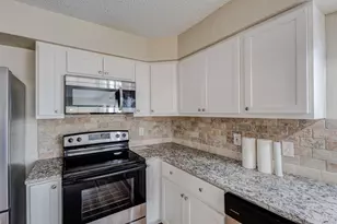 2101 Deerfield Dr, Carrollton, TX 75007 - Photo 11