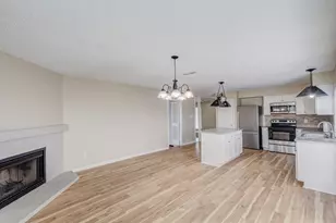 2101 Deerfield Dr, Carrollton, TX 75007 - Photo 7
