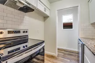 226 Rolling Hills Pl, Lancaster, TX 75146 - Photo 9