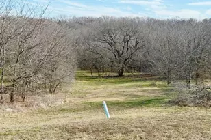 1224 Lilac Ln, Grand Prairie, TX 75104 - Photo 1