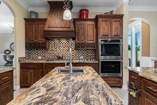 505 S Bluegrove Rd, Lancaster, TX 75146 - Photo 9