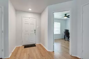 542 Del Mar Dr, Ponder, TX 76259 - Photo 3