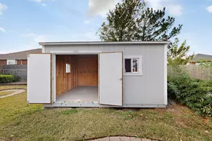 328 Cortland Cir, Roanoke, TX 76262 - Photo 39