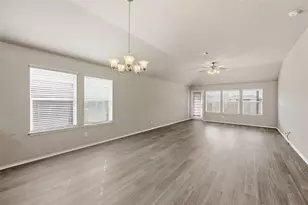 405 Elk Run Dr, Fort Worth, TX 76140 - Photo 11