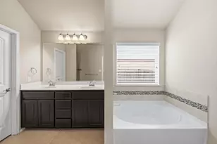 405 Elk Run Dr, Fort Worth, TX 76140 - Photo 15