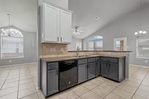 10248 Peony Ln, Waco, TX 76708 - Photo 11