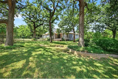 102 Santee Drive, Lake Kiowa, TX 76240 - Photo 1