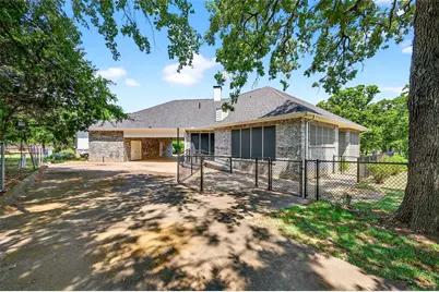 102 Santee Drive, Lake Kiowa, TX 76240 - Photo 35