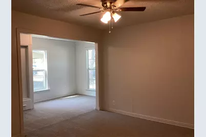 2240 Bonnie Brae Avenue, Fort Worth, TX 76111 - Photo 13