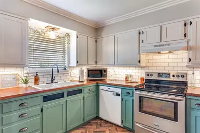 648 Oak Street, Burleson, TX 76028 - Photo 17