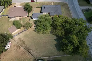 648 Oak St, Burleson, TX 76028 - Photo 1