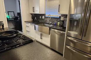 2129 Goerte Dr, Grand Prairie, TX 75051 - Photo 5