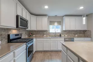 7633 Rampart Dr, Little Elm, TX 76227 - Photo 3