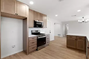 3138 Touraine Dr, Dallas, TX 75211 - Photo 11