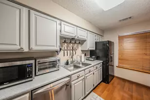 655 Ridgeline Dr, Hurst, TX 76053 - Photo 9