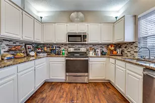 5302 Bradley Ln, Arlington, TX 76017 - Photo 13