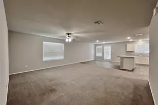 824 Towngreen Dr, Cleburne, TX 76031 - Photo 9