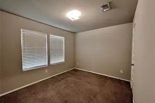 824 Towngreen Dr, Cleburne, TX 76031 - Photo 5