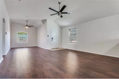 8916 Catalonia Drive, Dallas, TX 75217 - Photo 5