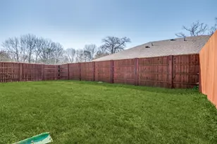 8916 Catalonia Dr, Dallas, TX 75217 - Photo 25