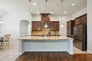 453 Lake Park Dr, Midlothian, TX 76065 - Photo 5