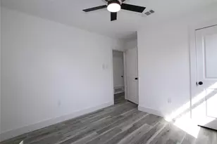 1525 Murray Dr, Garland, TX 75042 - Photo 9