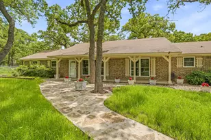 102 Shady Oak Dr, Weatherford, TX 76087 - Photo 9