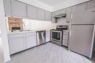 1028 McKinley St, Benbrook, TX 76126 - Photo 7