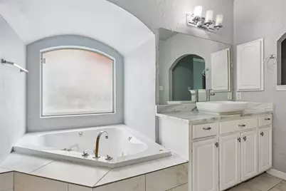 217 Matlock Meadow Drive, Arlington, TX 76002 - Photo 17