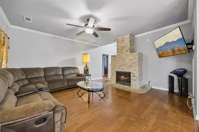 217 Matlock Meadow Drive, Arlington, TX 76002 - Photo 5