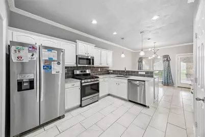 217 Matlock Meadow Drive, Arlington, TX 76002 - Photo 9