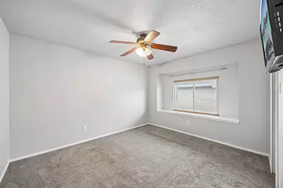 217 Matlock Meadow Drive, Arlington, TX 76002 - Photo 29